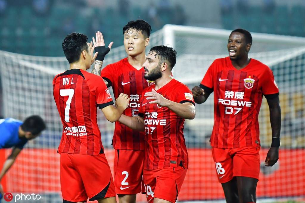 全场比赛结束，阿森纳2-1狼队。